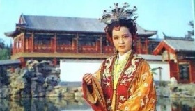 贾元春为什么失宠