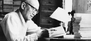 1893年5月8日：历史学家顾颉刚出生