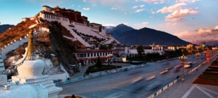 1912年7月10日：四川都督尹昌衡出征西藏