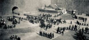 1900年8月15日：八国联军入京，慈禧光绪仓皇避难