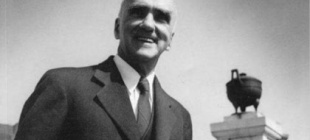 1946年7月11日：司徒雷登任美国驻华大使