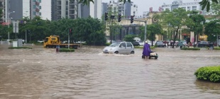 1998年7月21日：武汉遭受百年罕见大暴雨袭击