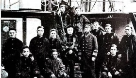 邓世昌和方伯谦的关系