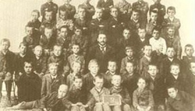 希特勒的童年对他的影响有多大