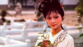 薛宝钗的性格特点