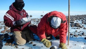 南极为什么有陨石