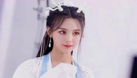 《且听凤鸣》凤舞是穿越的吗