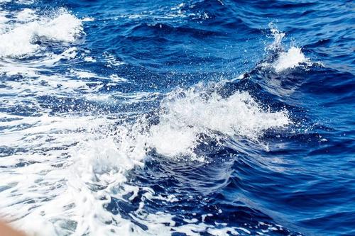 海水为什么是蓝色的