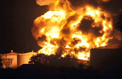 1989年8月12日：黄岛油库遭雷击起火爆炸