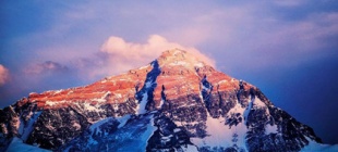 1975年7月23日：我国精确测得珠穆朗玛峰顶的海拔高度