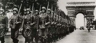 1940年6月14日：德军举行巴黎入城仪式