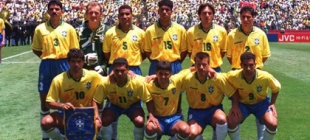 1994年7月17日：巴西足球队获第十五届世界杯赛冠军