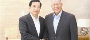 1999年5月15日：何厚铧当选澳门特区首任行政长官