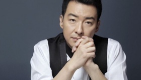 《平凡的荣耀》曲总是谁扮演的