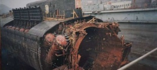 2000年8月21日：俄罗斯正式宣布库尔斯克号全体官兵遇难