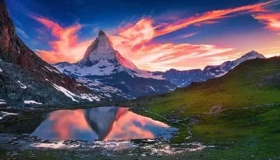 阿尔卑斯山为什么会出现粉色冰川