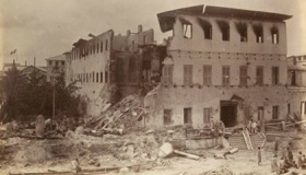 1896年8月27日：英国军队炮轰的桑给巴尔皇宫