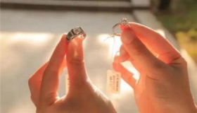 厦门大学给物理学新生送钻戒 最强见面礼