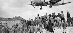 1948年6月18日：第一次“柏林危机”爆发