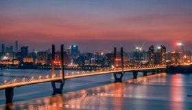 武汉长江大桥什么时候建成的