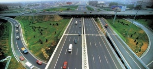 1993年9月14日：首都机场高速公路通车