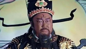 包拯的月牙是怎么来的