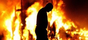 1998年8月16日：英国北爱尔兰发生严重爆炸事件