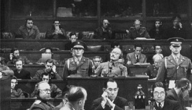 东京审判甲级战犯名单