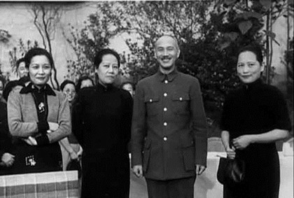 1927年7月14日：宋庆龄发表脱离武汉国民政府的声明