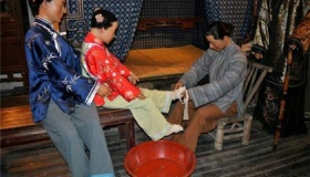 古代为什么要裹小脚