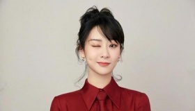 杨紫被送七夕青蛙