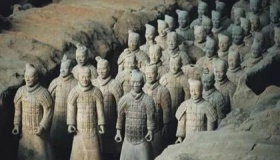 秦始皇为什么要建兵马俑