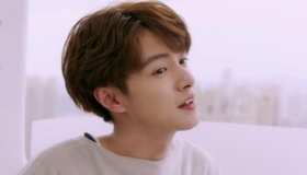 《穿盔甲的少女》剧情介绍