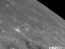 水星上发现奇特弹坑：黑暗晕轮、底部发亮