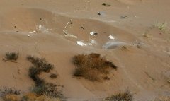 神舟十号逃逸塔残骸在内蒙古沙漠被发现