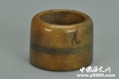 清朝皇帝为何爱戴扳指