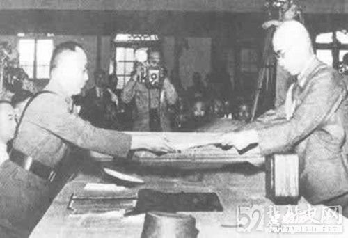 见证历史时刻，日军签署中国战区投降书