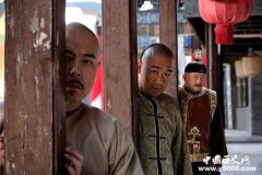 乾隆皇帝为何放纵和珅？