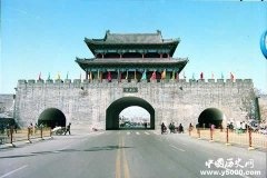 宋端宗赵昰继承皇位