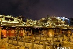 《光明之城》是真是假