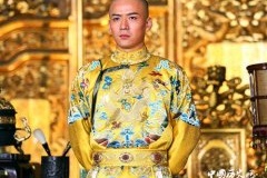 康熙亲贤勤政为民 创康熙盛世