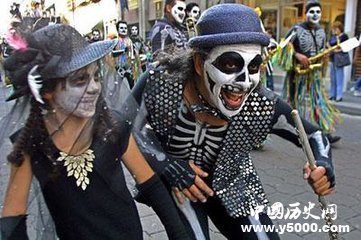 民风民俗 墨西哥亡灵节：骷髅满街跑的悼念日