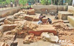 研究古都学方法：实地考察和捜集资料结合