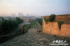 南京不能成为首都的原因？