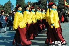 和珅做了三等侍卫