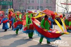 春节跑旱船习俗介绍