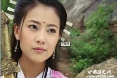 倚天屠龙记中周芷若为什么杀殷离？