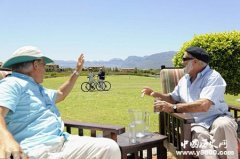 社保缴满15年就可以不交等退休了吗？