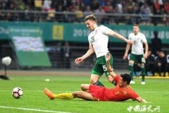 国足0：6惨败威尔士