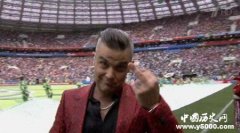 开幕式献唱竖中指